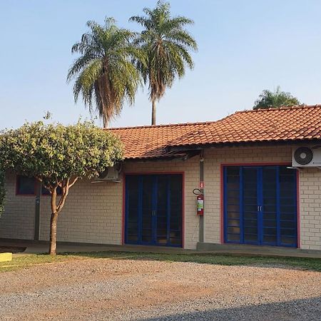 Bonito Hi Hostel E Pousada Bagian luar foto