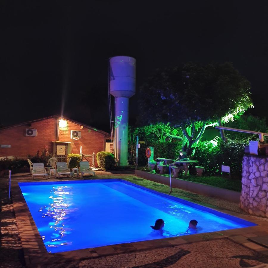 Bonito Hi Hostel E Pousada Bagian luar foto