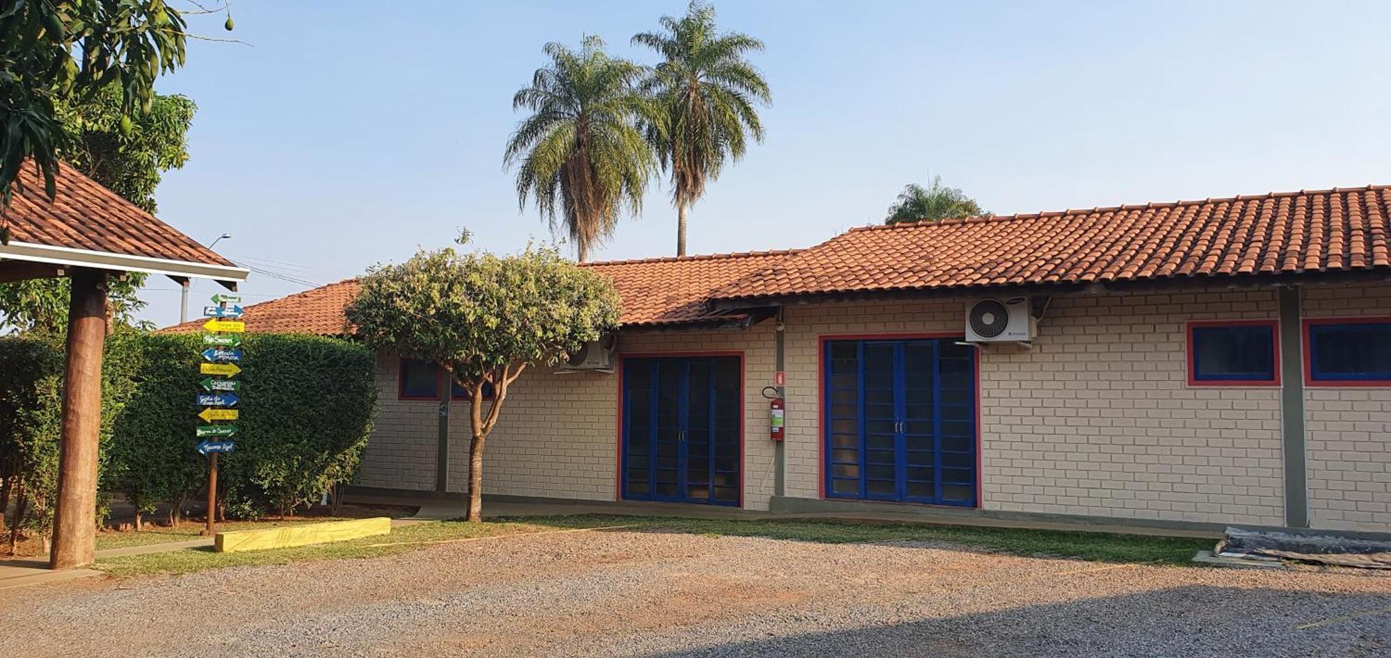 Bonito Hi Hostel E Pousada Bagian luar foto
