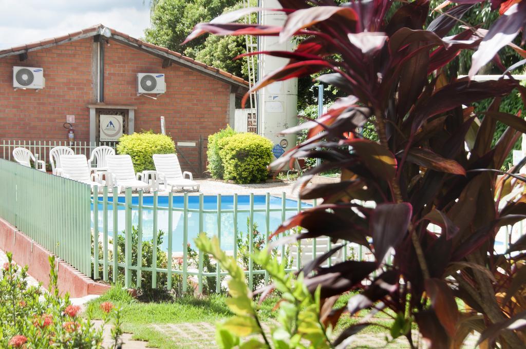Bonito Hi Hostel E Pousada Bagian luar foto