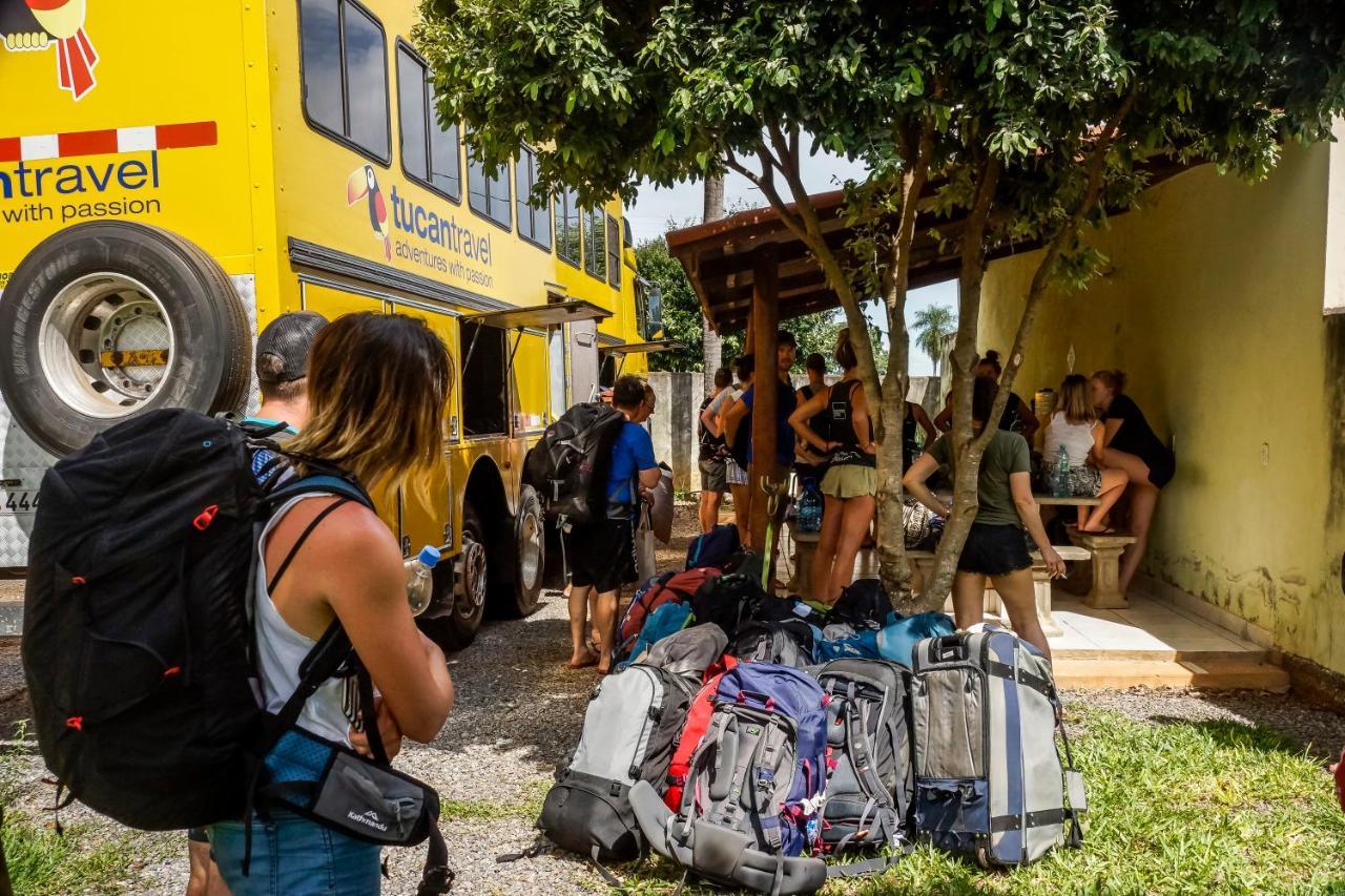 Bonito Hi Hostel E Pousada Bagian luar foto